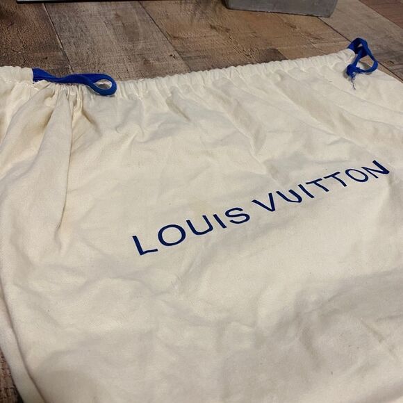 Louis Vuitton Large String Dust Bag - Picture 4 of 15